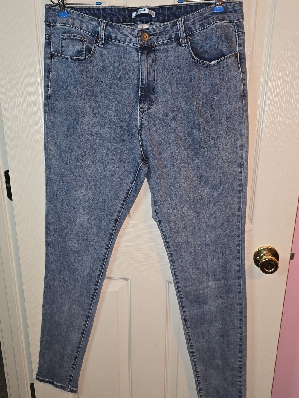 K Jordan Women's Skinny Jeans in Light Blue Wash